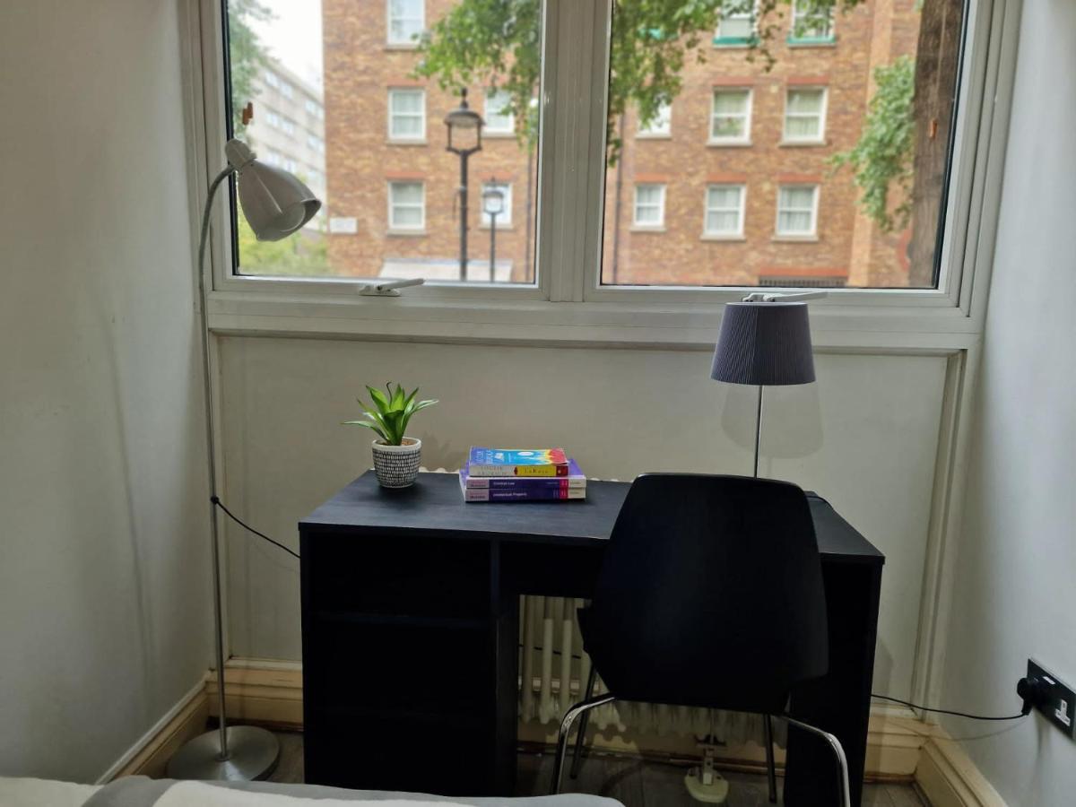 2 Bedrooms Flat In Great Location! Лондон Екстериор снимка